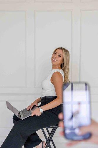 mobile - carousel-hero-element image-7